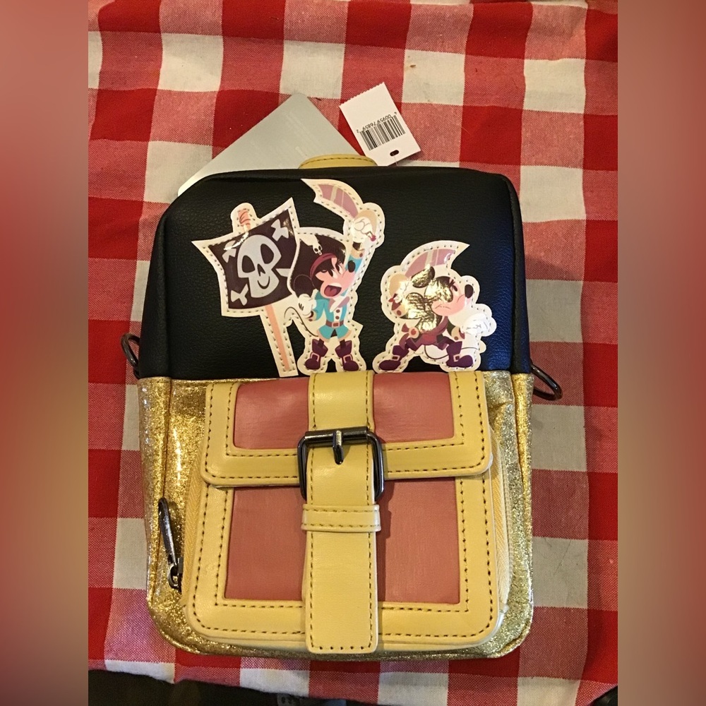 Disney parks mickey & Minnie Mouse pirates of the Caribbean crossbody/backpack